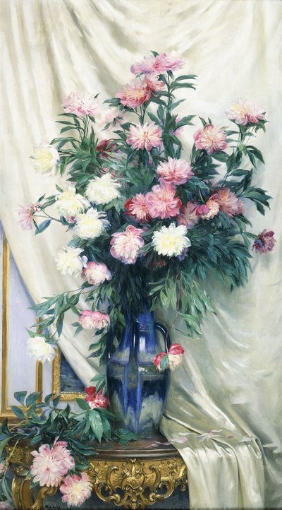 Pfingstrosen in einer blauen Vase auf einem drapierten Regency-Goldholzkonsolentisch von Albert Aublet