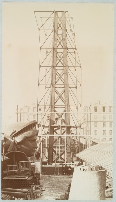 Gerüst für die Montage der Freiheitsstatue, der Kopf links gezeigt, Paris, 1883 von Albert Fernique