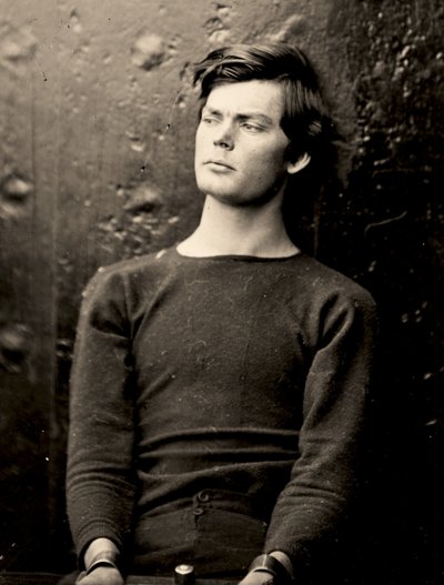Lewis Powell in Handfesseln an Bord der USS Saugus, 1865 von Alexander Gardner