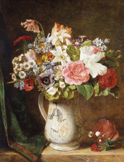 Rosen, Tulpen und andere Blumen in einem Porzellan-Krug auf einem drapierten Sims von Alfred Morgan