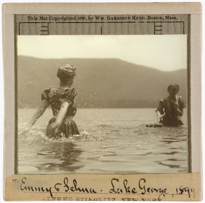 Emmy und Selma, Lake George von Alfred Stieglitz