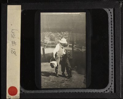 Ohne Titel Nichte Elizabeth mit Inky in Oaklawn, ca. 1903 von Alfred Stieglitz