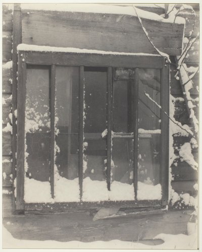 Fenster: Holz, Glas, Schnee von Alfred Stieglitz