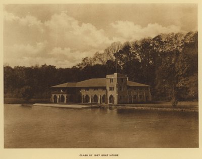 Princeton University: Klasse von 1887 Bootshaus von American Photographer (after)