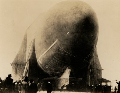 Walter Wellman kehrte im Juni 1907 mit der America nach Spitzbergen zurück von American Photographer (after)