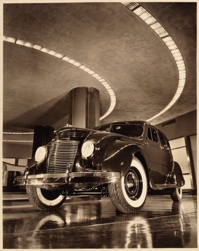 Chrysler Airflow Four Door Sedan, veröffentlicht 1937 (Sepia-Foto) von American Photographer