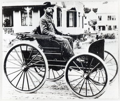 Erstes amerikanisches Automobil, entworfen und gebaut von Charles und Frank Duryea von American Photographer