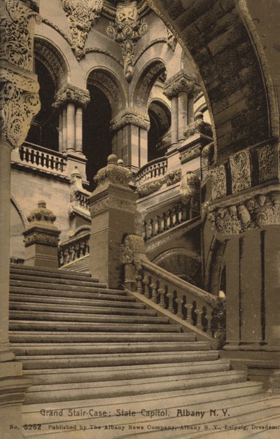 Große Treppe, State Capitol, Albany, New York, USA von American Photographer