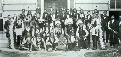 Indianerdelegation der Sioux-Führer in Washington D.C. zur Protest gegen die Verletzung des Fort Laramie-Vertrags von 1868 von American Photographer