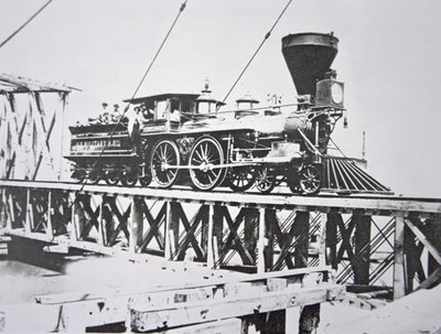 Lokomotive der US-Militärbahnen (Unionsarmee) überquert eine Brücke über den Potomac River von American Photographer