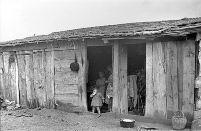 Crotone - Familie mit Kindern in der Landwirtschaftssiedlung von Ando Gilardi