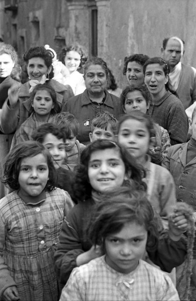 CROTONE - Fotogruppe auf der Straße von Ando Gilardi
