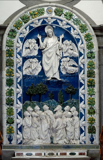 Himmelfahrt Jesu in den Himmel mit Unserer Lieben Frau und elf Aposteln, Keramikrelief von Andrea della Robbia (1435-1525) um 1490, Santuario della Verna, Italien von Andrea Della Robbia