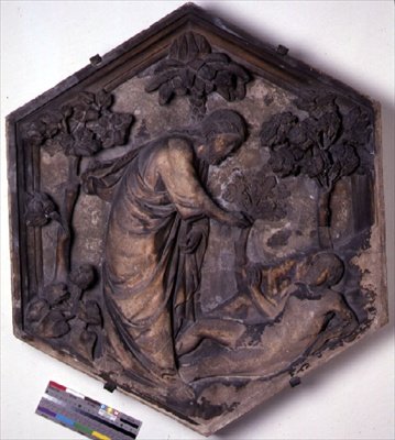 Die Erschaffung Adams, sechseckige dekorative Reliefkachel aus einer Serie, die Episoden aus der Genesis darstellt, möglicherweise basierend auf Entwürfen von Giotto (ca. 1266-1337) ca. 1334-48 von Andrea Pisano