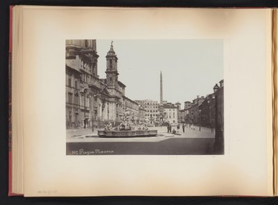 Ansicht der Piazza Navona mit Brunnen in Rom, Italien von Anonymous