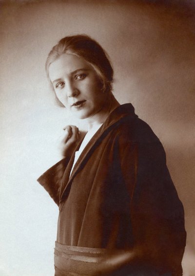 Izabella Danilovna Yurieva (1899-2000), anonym von Anonymous Anonymous