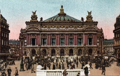 Paris: Ansicht der Opernfassade von Charles Garnier (1825-1898) und der Metrostation auf der Place de l