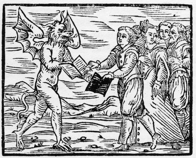 Satan präsentiert Anhängern ein schwarzes Buch im Austausch gegen das Buch der Evangelien - 