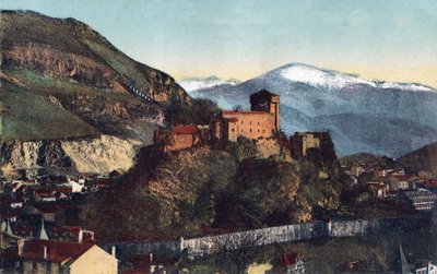 Das Schloss und die Pyrenäenkette in Lourdes - Hautes Pyrenees (65) um 1900 von Anonymous Anonymous