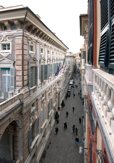 Ansicht der Via Garibaldi oder Strada Nuova in Genua, Italien von Anonymous Anonymous