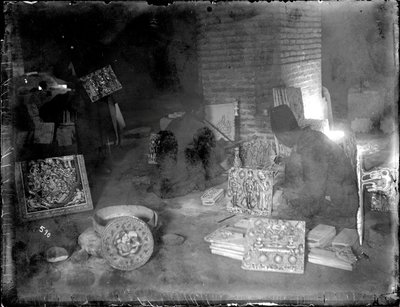 Fliesenmacher in ihrer Werkstatt, ca. 1880-1930 von Antoin Sevruguin