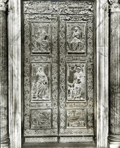 Relieftafel Tür dekoriert mit Szenen von Christus, der Jungfrau, den Heiligen Petrus und Paulus und dem Leben von Papst Eugen IV. von Antonio Filarete