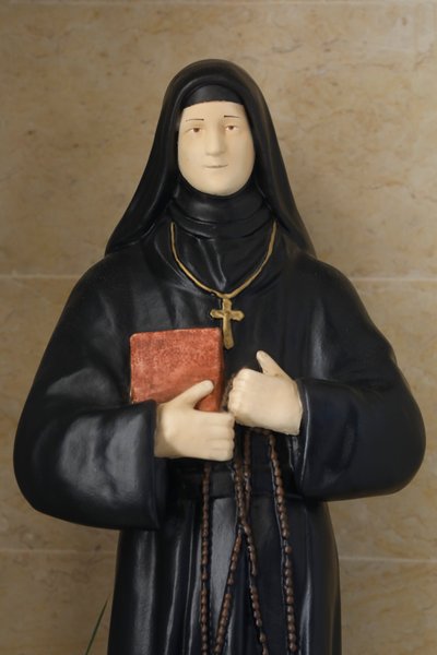 Heilige Marie McKillop Statue in einer maronitischen Kirche in Jieh, 2022 von Artist Unknown