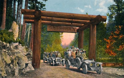 Eingang zum Mount Rainier Nationalpark, um 1916 von Asahel Curtis