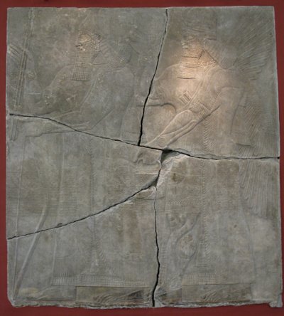 König Assurnasirpal II und sein Gott. Relief aus dem Palast von Assurnasirpal II in Kalhu, Nimrud, 9. Jahrhundert v. Chr. von Assyrian