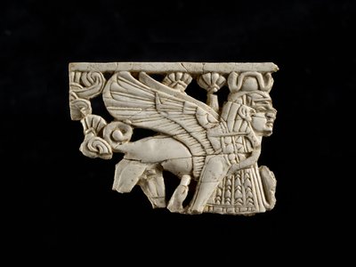 Sphinx-Fragment aus Fort Shalmaneser, Nimrud, assyrisch, 8. Jahrhundert v. Chr. von Assyrian School