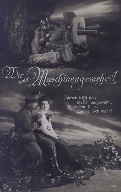 Österreichischer Maschinengewehrschütze auf dem Schlachtfeld und mit seiner Geliebten (s/w Foto) von Austrian Photographer