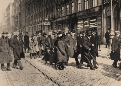 Lenin in Stockholm mit Ture Nerman und Carl Lindhagen am 13. April 1917, 1917 von Axel Malmström