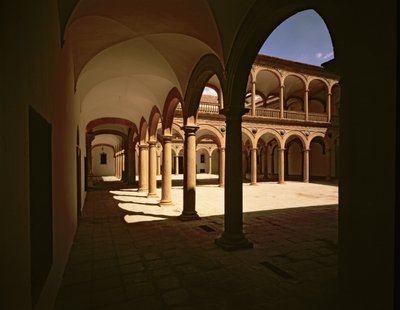 Ansicht der Galerie der Innenhöfe des Krankenhauses, entworfen von Bartolome Bustamante von Bartolome de Bustamante