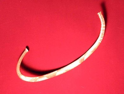 Halsring gefunden in Ickleton, Cambridgeshire von Bronze Age
