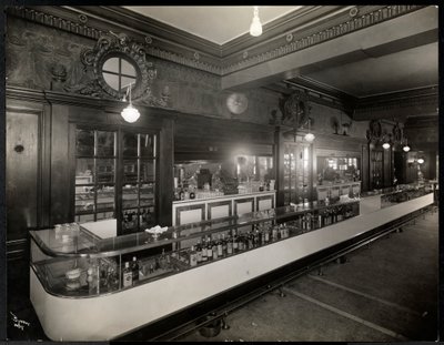 Eine Bar im Robert Treat Hotel, Newark, New Jersey, 1916 von Byron Company