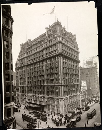 Blick auf das Hotel Knickerbocker, Broadway und 42nd Street, New York, 1912 von Byron Company