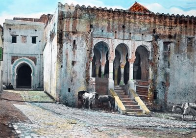 Nordmarokko, Tanger, Eingang des Gouverneurspalastes, Bilddatum: um 1910 von Carl Simon