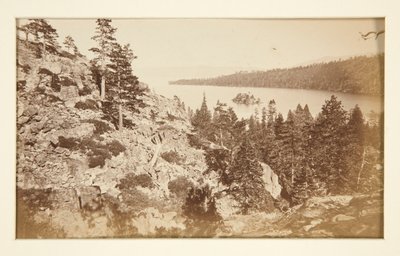 Vier Eisenbahnszenen und vier Ansichten des Lake Tahoe: Emerald Bay, Lake Tahoe von Carleton E. Watkins