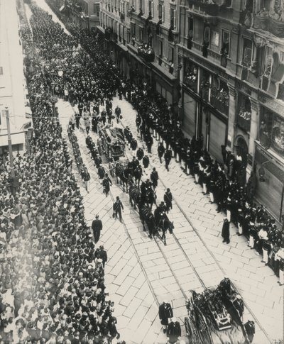 Begräbnisse der Erzherzöge Franz Ferdinand von Österreich und seiner Frau, die am 28. Juli in Sarajevo getötet wurden von Carlo Wulz