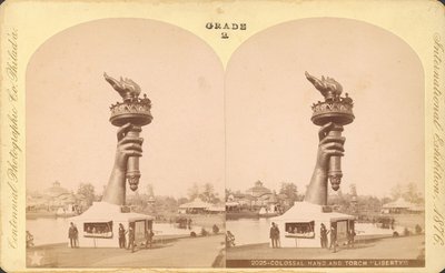 Kolossale Hand und Fackel, Liberty, Centennial Exhibition, Philadelphia von Centennial Photographic Co.