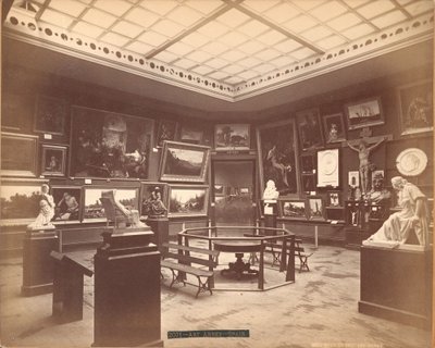 Ansicht des Kunstanbaus im spanischen Abschnitt der Centennial-Ausstellung von Centennial Photographic Co.