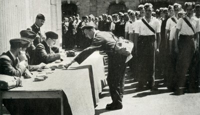 Zahltag markiert das Leben in der Royal Air Force in regelmäßigen Abständen, 1941 von Charles Brown