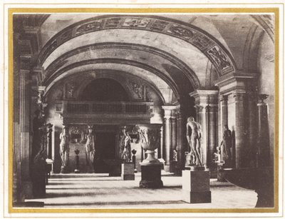 Salle des Cariatides, im Musée du Louvre, ca. 1851 von Charles Marville