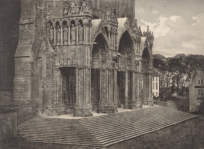 Planche XII Cathédrale de Chartres, Portique du Midi Plate XII Chartres Kathedrale, 1855 von Charles Nègre
