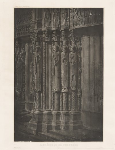 Tafel XIII – Kathedrale von Chartres, Statuensäulen in der zentralen Tür des Königlichen Eingangs von Charles Nègre, André Jammes