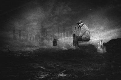 Mann in der Stadtnebel von Che Abu Bakar