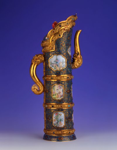 Ein prächtiger kaiserlicher Gold-, Cloisonné- und Peking-Emaille-Krug, Duomuhu, graviert mit Qianlong-Vierzeichenmarke und aus der Zeit, Palastwerkstätten, 1736-1795 von Chinese School