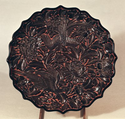 Teller mit Blumenmotiven und zwei Vögeln, Yuan-Dynastie (1271-1368) von Chinese School