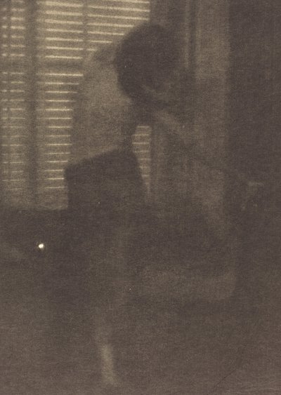 Modell im New Yorker Studio, ca. 1915 von Clarence H White