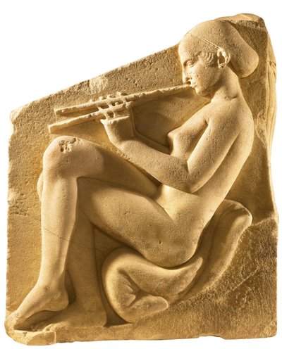 Ein Aulos-Spieler. Altar der Aphrodite, sogenannter Ludovisi-Thron, linkes Panel, ca. 430 v. Chr. von Classical Antiquities